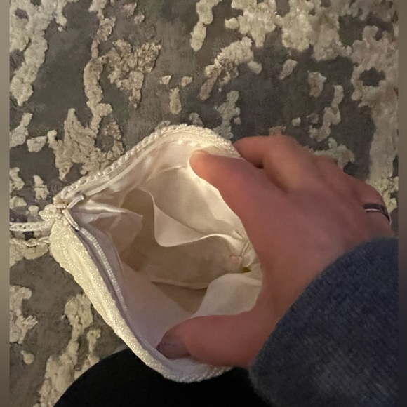 ***😀3 for $35./Beautiful, small, white, beaded purse. - Picture 3 of 7